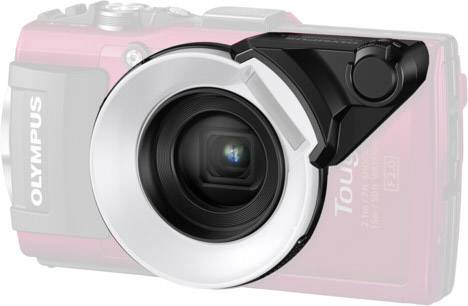 Ringförmiges Kamera-Zubehör, montiert auf einer Olympus-Kamera, dient zur besseren Beleuchtung für Makrofotografie.