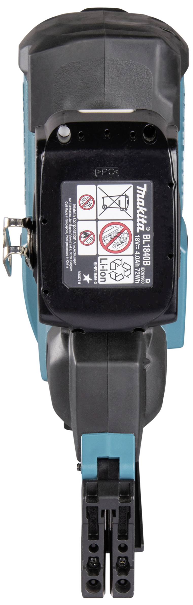 Ein elektrisches Werkzeug in Blau und Schwarz, mit Anweisungsetikett oben, zeigt Symbole für Sicherheitshinweise und Ladestatus.