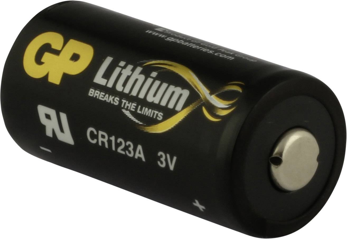 Schwarze Lithiumbatterie CR123A, 3V von GP mit den Aufschriften 'Lithium Breaks the Limits'.