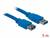 Blaues USB-Verlängerungskabel, fünf Meter lang, mit einem männlichen und einem weiblichen Stecker.