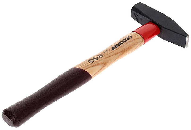 Ein Hammer mit Holzgriff und Metallkopf, geeignet für Bauarbeiten und Heimwerkerprojekte.