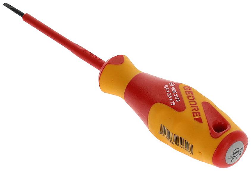 Ein isolierter Schraubendreher mit rotem und gelbem Griff, geeignet für elektrotechnische Arbeiten; Markenname und Spezifikationen sichtbar.