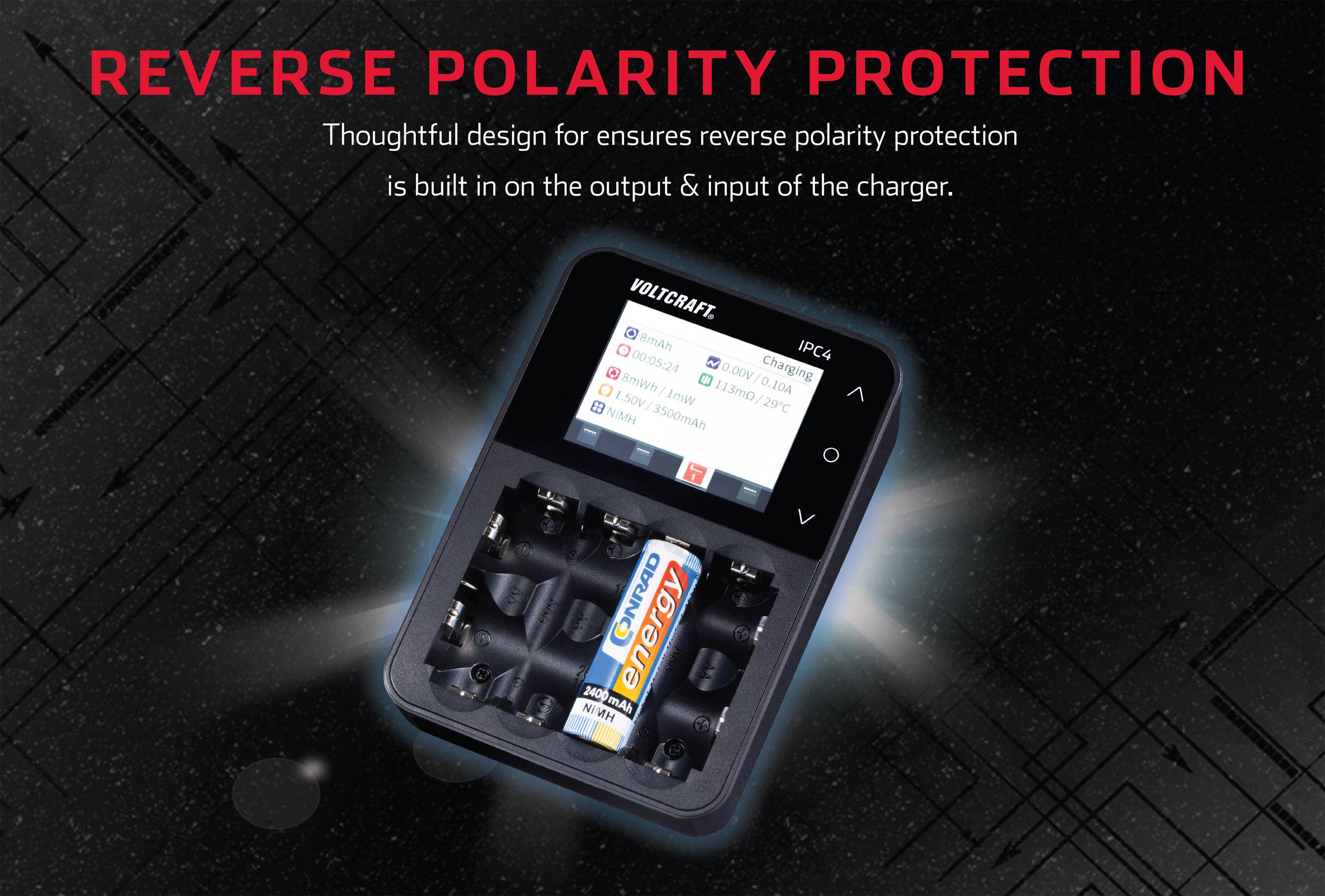 Batterieladegerät mit einem eingelegten Akku und einem Display. Text: 'REVERSE POLARITY PROTECTION' beschreibt Sicherheitsfunktion.