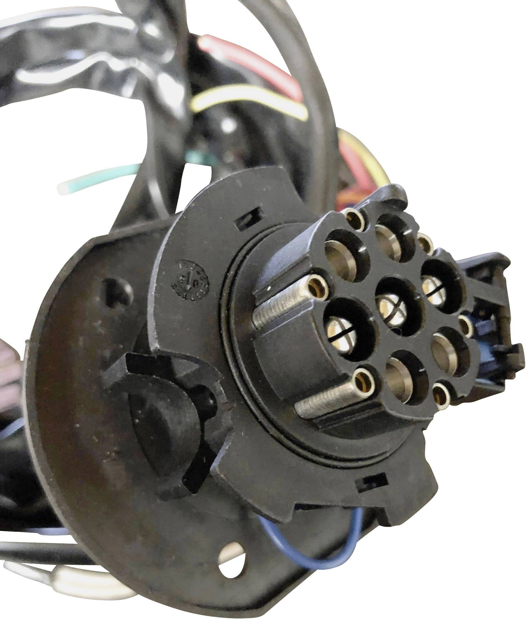 Ein runder, schwarzer elektrischer Stecker mit mehreren Kontakten und farbigen Kabeln. Verwendung für Fahrzeug- oder Anhängeranschlüsse.