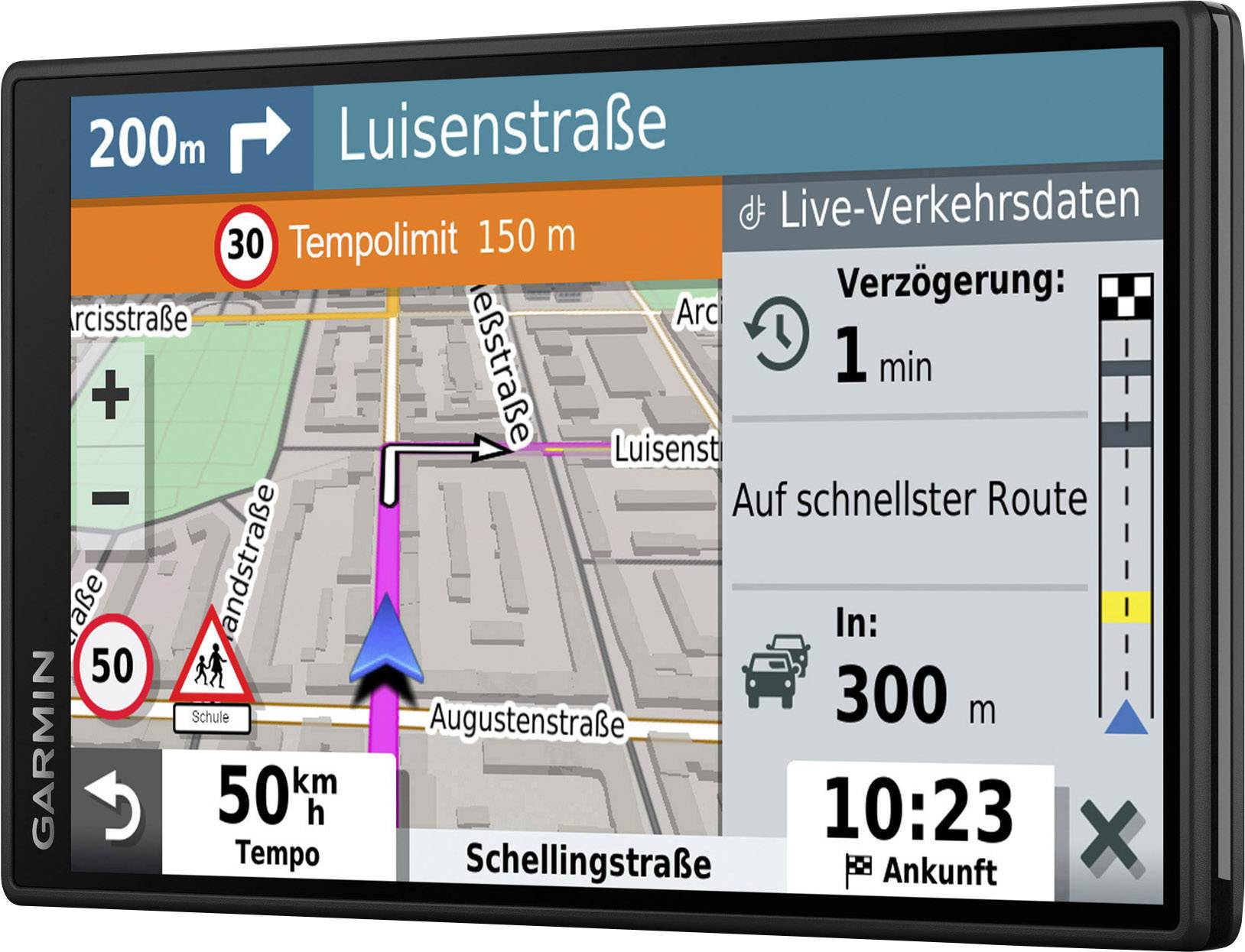 Navigationsgerät zeigt '200 m bis Luisenstraße', Tempolimit von 50 km/h, Verzögerung 1 Minute, Ankunft um 10:23 Uhr.
