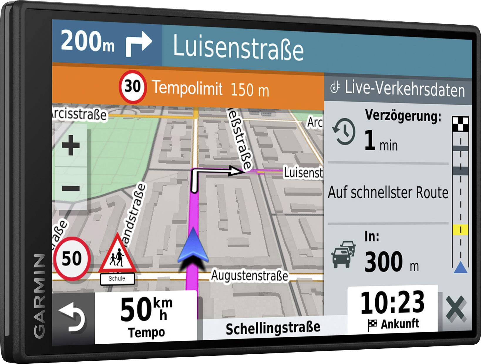 Navigationsgerät zeigt Karte mit Route zur 'Luisenstraße', Tempo- und Geschwindigkeitsbeschränkungen sowie erwartete Ankunftszeit 10:23 Uhr.