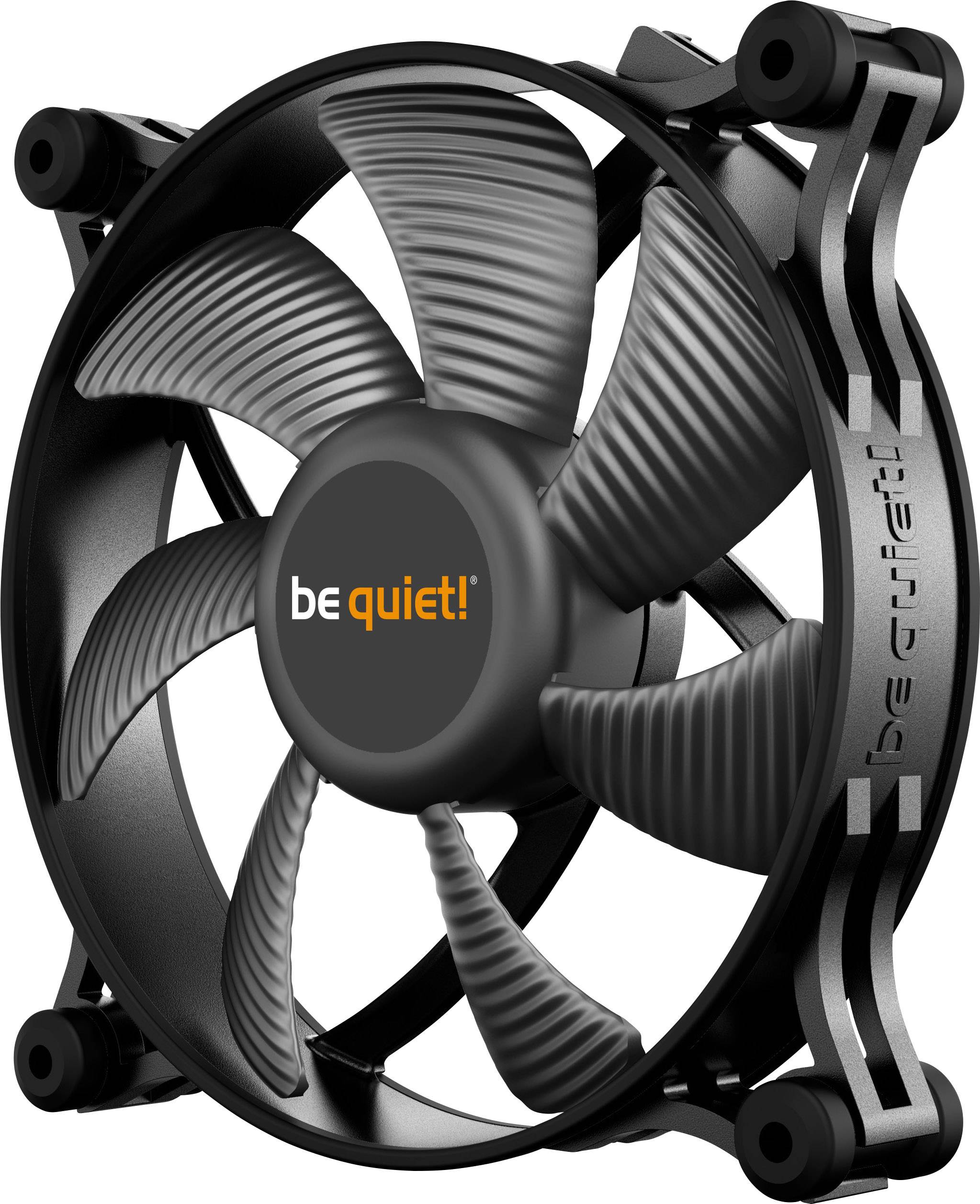 Schwarzer PC-Lüfter mit dem Logo 'be quiet!' auf der zentralen Nabe. Der Lüfter hat neun gebogene Flügel und ein robustes Gehäuse.