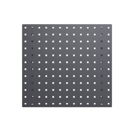 Quadratische, schwarze Lochplatte mit gleichmäßig verteilten, kleinen quadratischen Löchern. Sie dient als praktische Halterung.