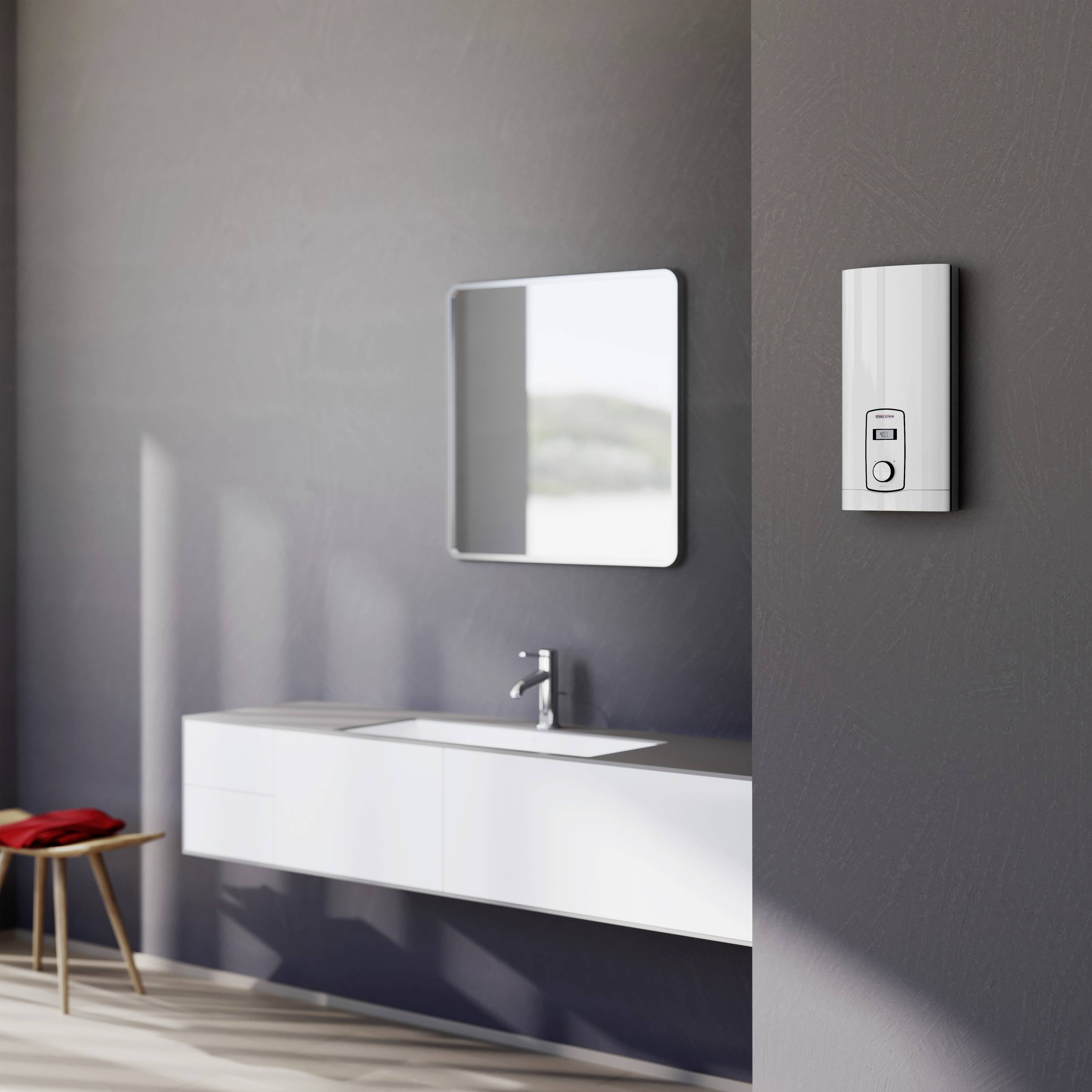 Moderner Waschraum mit Waschbecken, Spiegel und einem an der Wand montierten Durchlauferhitzer. Minimalistisches und aufgeräumtes Design.