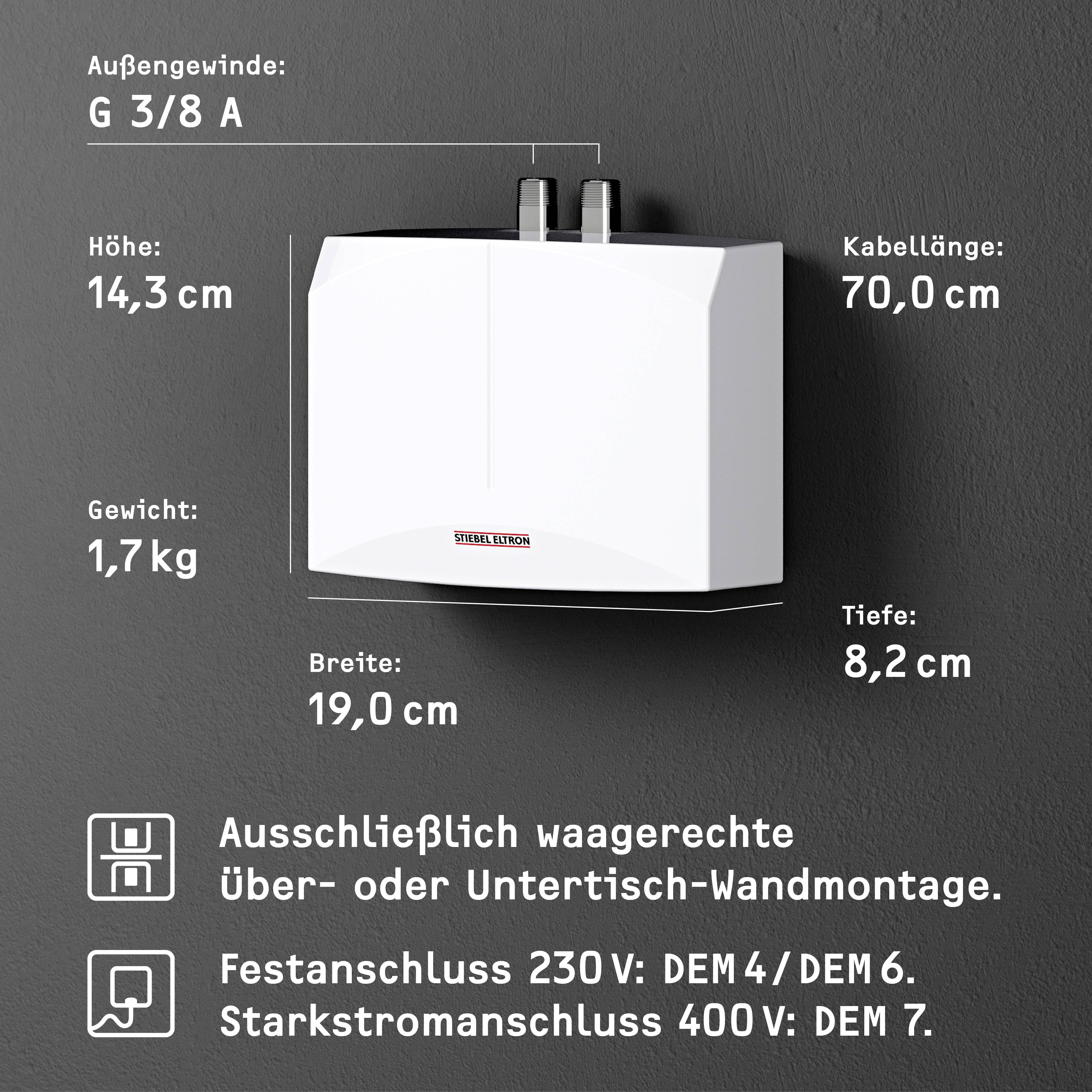 Ein weißer Durchlauferhitzer an einer grauen Wand. Technische Spezifikationen: Höhe 14,3 cm, Breite 19,0 cm, Tiefe 8,2 cm, Gewicht 1,7 kg. Stromanschlüsse abgebildet.