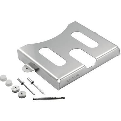 Silberne Halterung aus Metall mit ovalen Öffnungen, Schrauben, Unterlegscheiben und Bohrer. Werkzeugset für Befestigungen.