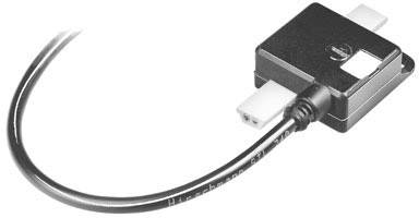 Ein schwarzer Sensor mit Kabel, geeignet zur Erfassung von Daten in technischen Anwendungen. Modellnummer auf dem Kabel sichtbar.