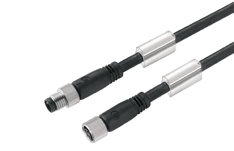 Zwei schwarze Kabel mit Metallverschlüssen, männlicher und weiblicher Stecker, für industrielle Anwendungen.