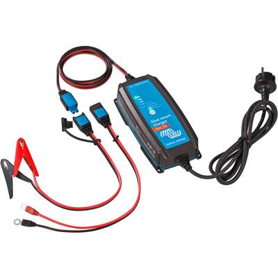 Batterieladegerät mit verschiedenen Anschlüssen und Kabeln, geeignet für das Laden von Fahrzeugbatterien.