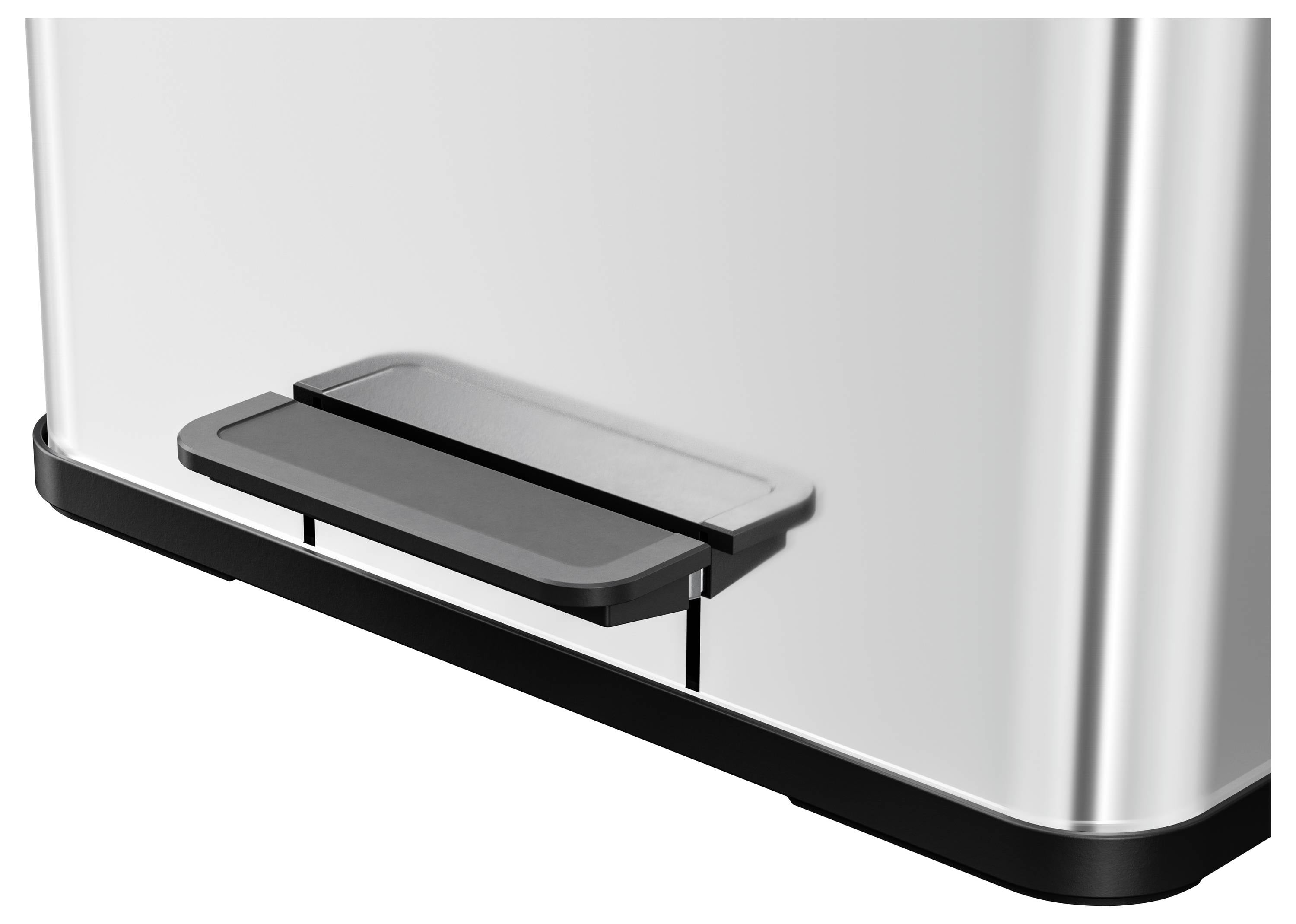 Silberner Toaster mit zwei Schlitzen, schwarze Basis, in Seitenansicht; zeigt das Fach für Krümelreiniger unten.