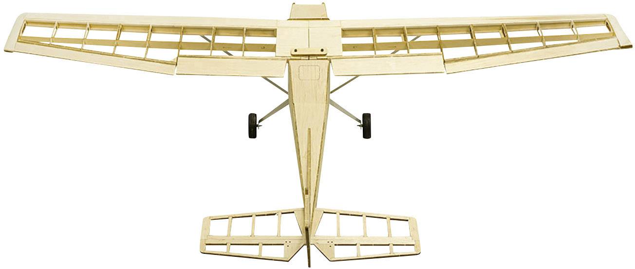 Ein Holzmodellflugzeug mit sichtbaren tragenden Strukturen und Flügeln. Es hat ein Fahrgestell, aber keine motorisierten Teile.