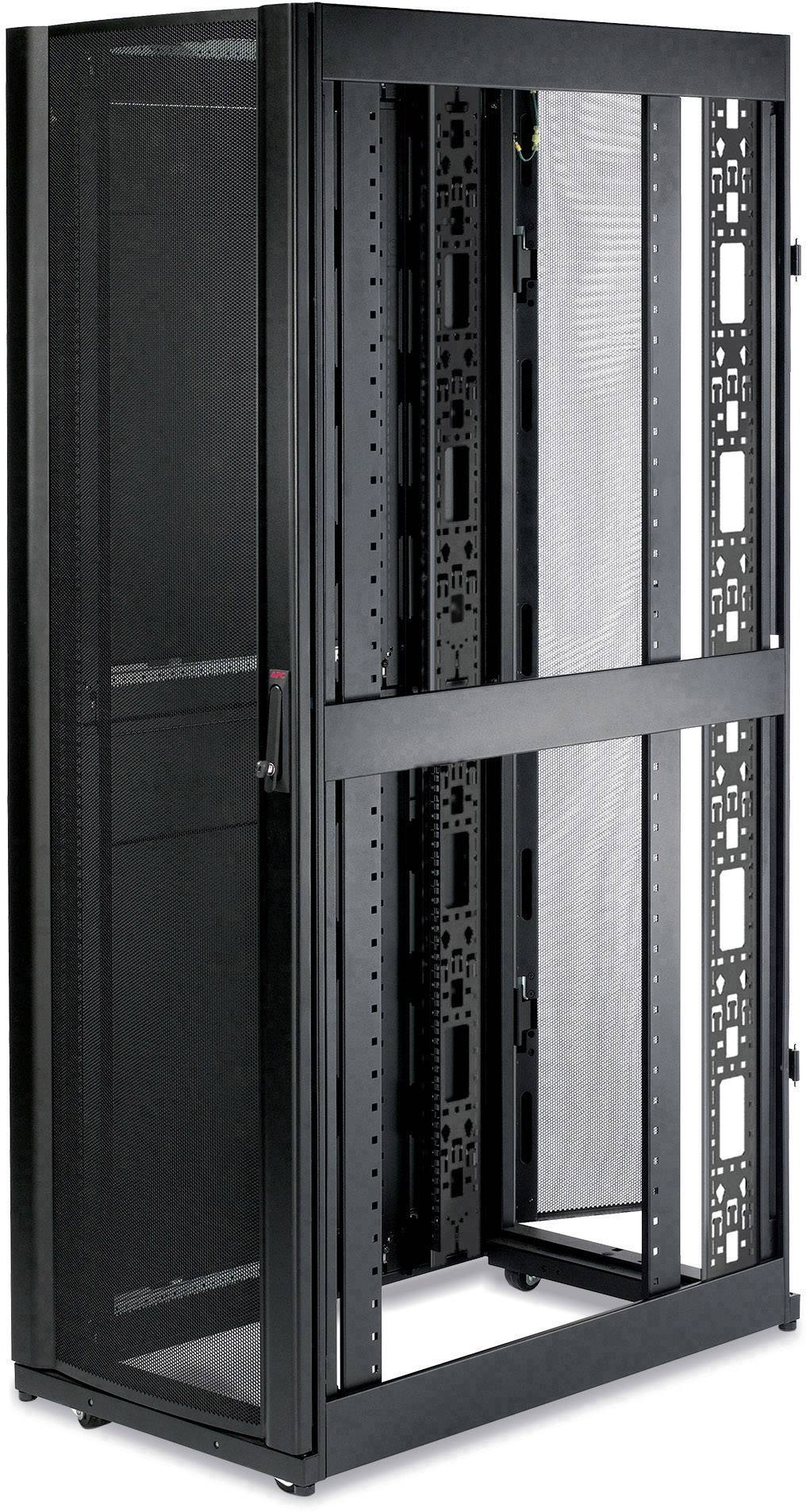 Schwarzer, leerer Server-Rack-Schrank mit mehreren Steckplätzen, geeignet für die Installation von Servern und Netzwerkgeräten in einem Rechenzentrum.