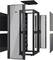 Schwarz-graues Server-Rack mit offenen und entfernbaren Seitenplatten, mittlere Höhe. Entworfen für IT-Hardware in Rechenzentren.