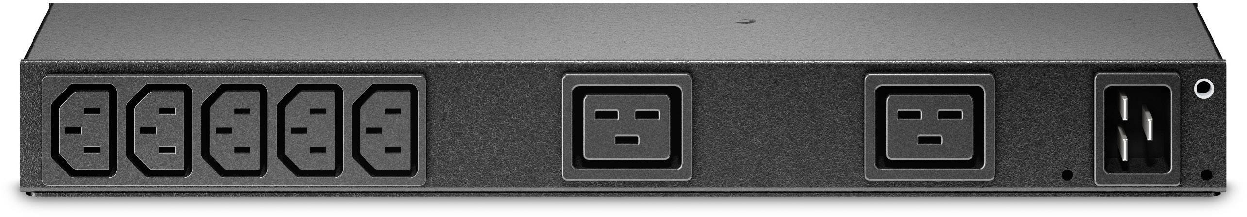 Ein schwarzes Rack-PDU mit mehreren Netzanschlüssen in einem kompakten Gehäuse, geeignet für die Verteilung von Energie in Server-Räumen.