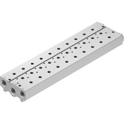 Silberner rechteckiger Bauteiladapter mit mehreren runden Bohrungen und vier Anschlüssen an einer Seite.