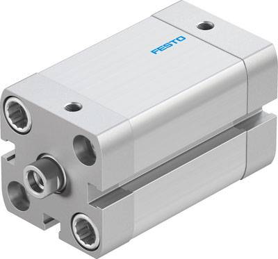 Zylinder von Festo mit quadratischer Bauform aus Metall, zeigt mehrere Verbindungspunkte, bestimmt für Automatisierungsanwendungen.