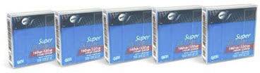 Fünf blaue Verpackungen mit der Aufschrift 'Super High Grade VHS' nebeneinander aufgereiht, ideal für Videoaufzeichnungen.