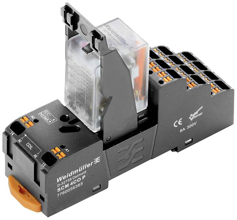 Industrie-Relais mit transparenter Abdeckung und orangenen Anschlüssen. Markierungen zeigen elektrische Spezifikationen und Herstellerlogo.