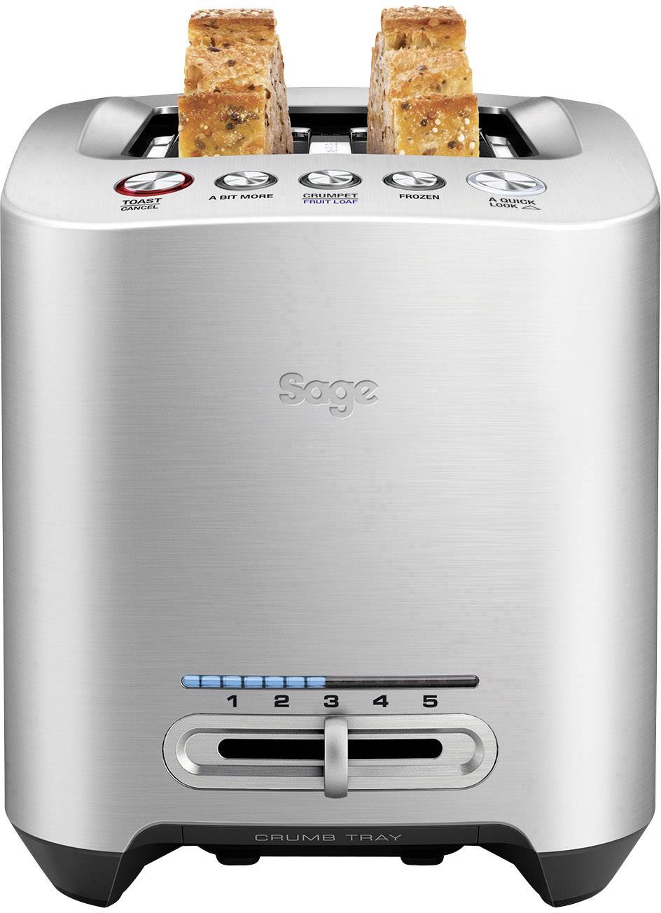 Ein silberner Toaster mit zwei Scheiben Brot. Bedienelemente zur Bräunungseinstellung und spezifischen Einstellungen an der Vorderseite.