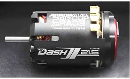 Ein schwarzer Elektromotor mit der Aufschrift 'Dash' und 'Arrowmax' ist abgebildet. Der Motor hat goldene Anschlüsse und einen Schaft.
