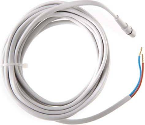 Ein langes, weißes Kabel mit offenem Ende und drei Innenleitern, geeignet für elektrische Verbindungen oder Installationen.