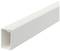 Ein weißer Kabelkanal, rechteckig, in Seitenansicht. Er dient zur ordentlichen Verlegung von Kabeln an Wänden oder Decken.
