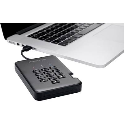 Externe Festplatte mit Zahlenfeld zur Eingabe eines Codes, verbunden mit einem Laptop. Sicherheitsfunktion für Datenzugriff.