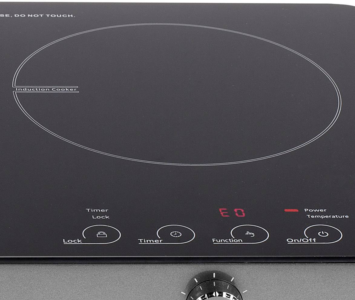 Ein schwarzes Induktionskochfeld mit einem digitalen Display, das 'E0' anzeigt. Tasten für Sperre, Timer, Funktionen und Ein/Aus.