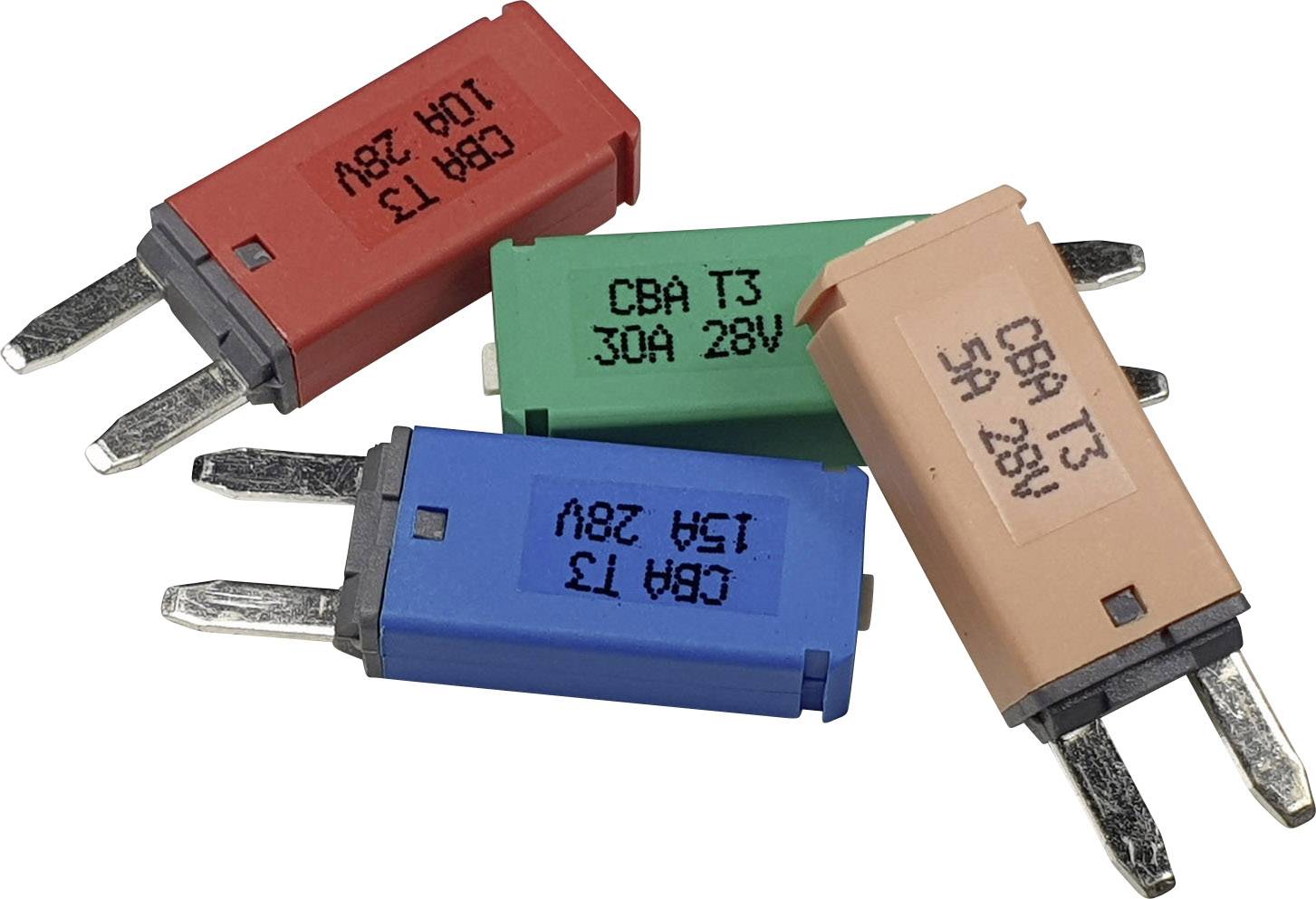 Vier Flachsicherungen in verschiedenen Farben: rot, grün, blau und beige. Jede Sicherung ist mit 'CBA T3 28V' gekennzeichnet.