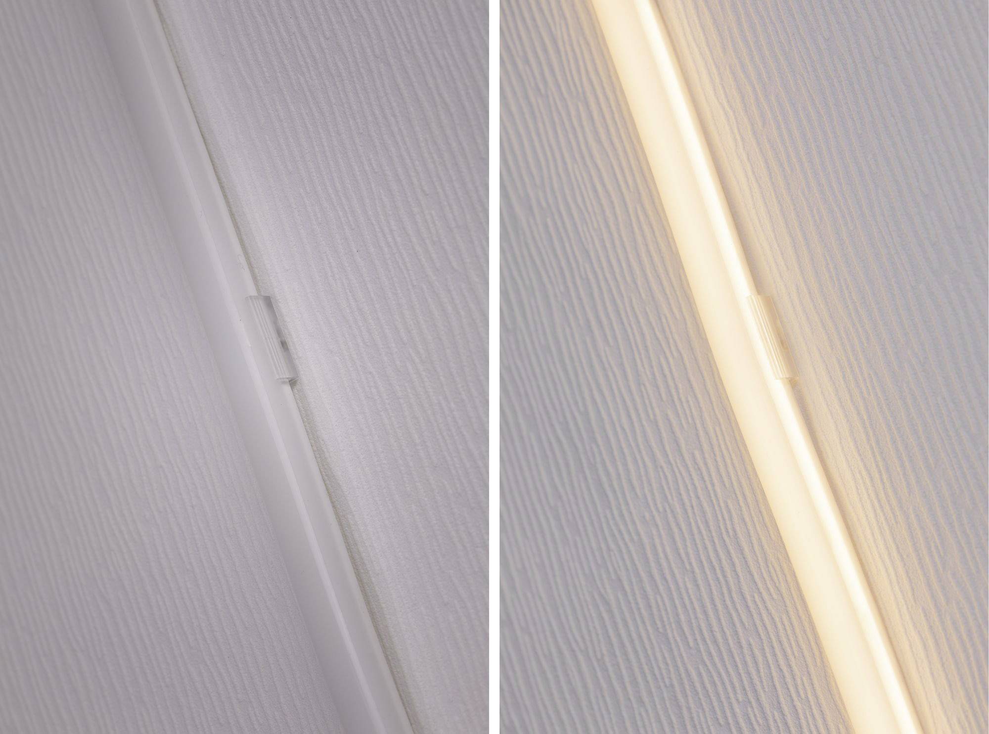 Links: Unbeleuchtete LED-Leiste an einer Wand. Rechts: Dieselbe LED-Leiste leuchtet mit warmweißem Licht, das die Wand beleuchtet.