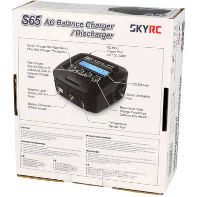Ladegerät S65 von SKYRC mit Display und Anschlüssen. Beschriftungen und Anleitungen auf der Verpackung in mehreren Sprachen.