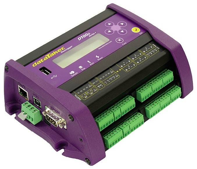 Ein violettes Datenerfassungsgerät mit mehreren Anschlussanschlüssen und grünen Anschlussklemmen, das zur Aufzeichnung und Analyse von elektrischen Signalen verwendet wird.