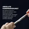 Abbildung eines eleganten Stifts, begleitet von Text: 'Absolute Handwerkskunst. Das Gehäuse des Pro 4 aus Aluminium bietet erstklassige Handhabung.'