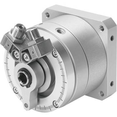Ein silbernes, metallisches Maschinenteil mit mehreren Schrauben und Zahnrädern, das möglicherweise Teil eines größeren Mechanismus ist.