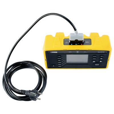 Ein gelbes elektronisches Testgerät mit Display und angeschlossenem Kabel zeigt Verbindungen und Prüffunktionen.