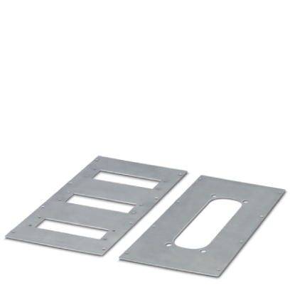 Zwei rechteckige Metallplatten mit ausgestanzten Öffnungen liegen nebeneinander. Eine Platte hat vier quadratische Öffnungen, die andere eine ovale.