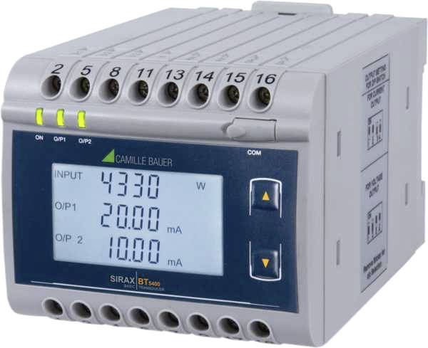 Ein elektrisches Messgerät mit Display zeigt Eingangsleistung '4330 W' und zwei Ausgangsströme '20.00 mA' und '10.00 mA'. Anschlüsse oben.