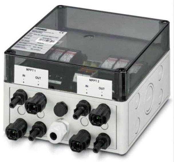 Schaltkasten mit Anschlüssen und Beschriftungen 'MPPT 1', 'MPPT 2'. Verwendet für Solarsysteme zur Steuerung und Verteilung von Strom.