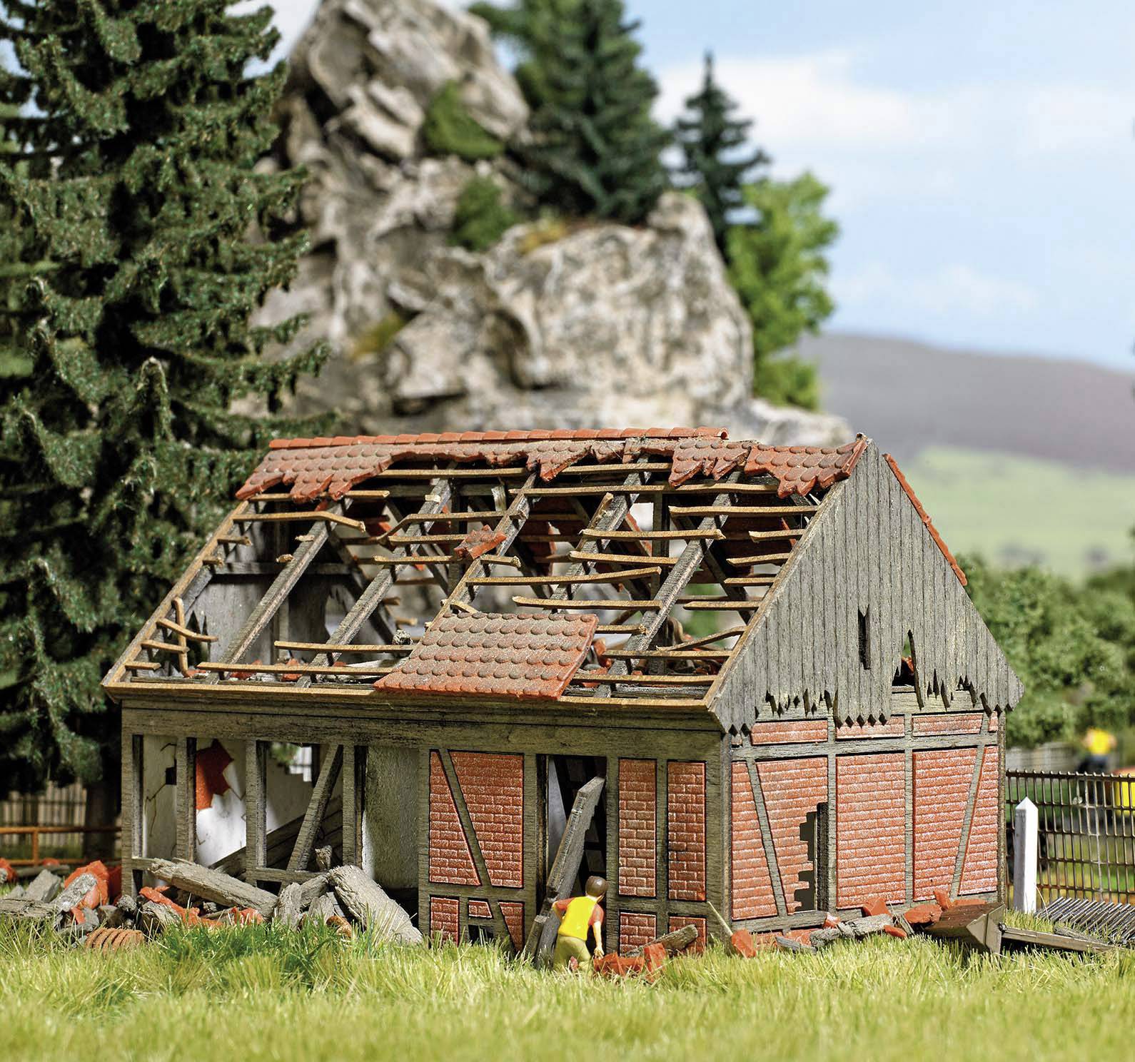 1669 H0 Verfallene Stallung