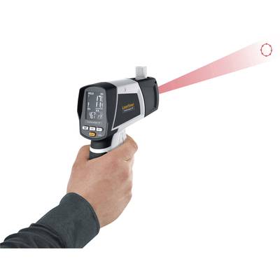 Ein Handgerät zur Temperaturmessung zeigt auf ein Zielpunkt. Display mit Daten zu Temperatur. Person hält das Gerät mit einer Hand.