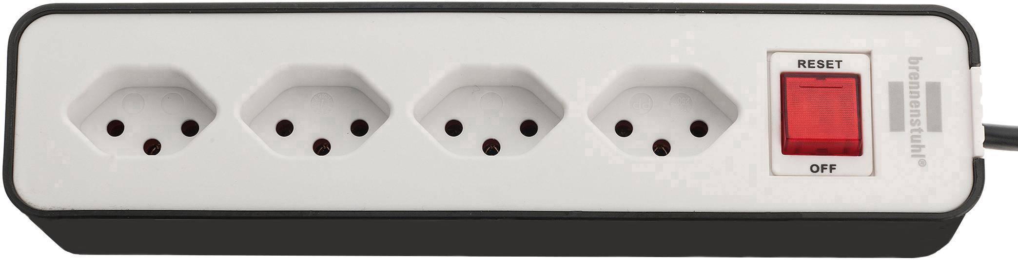 Eine weiße Steckdosenleiste mit vier Steckdosen und einem roten Schalter zum Ein- und Ausschalten.