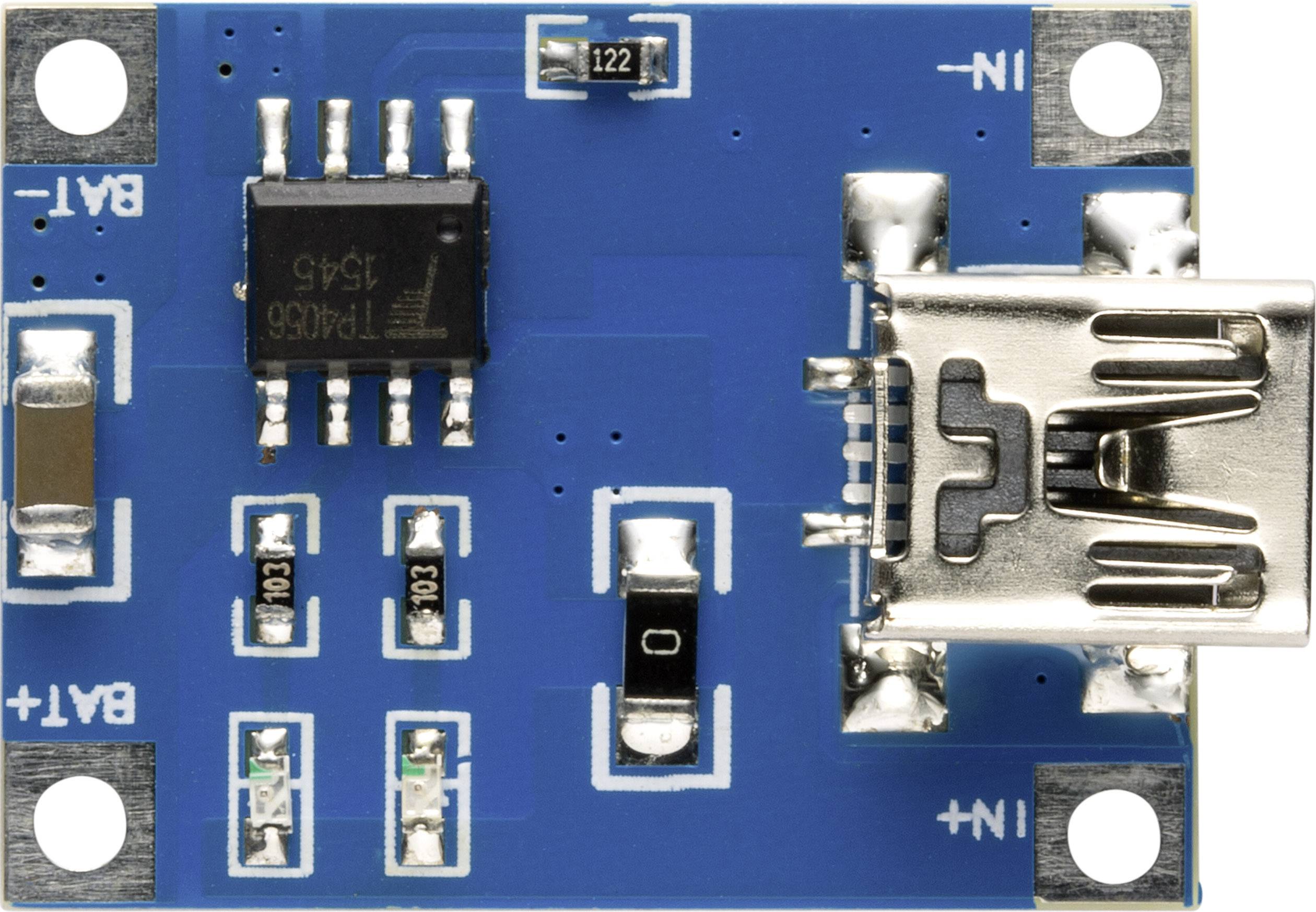 Eine blaue Elektronikplatine zeigt einen USB-Anschluss, mehrere Kondensatoren und Widerstände. Beschriftet mit B+ und B- für Batteriekontakte.