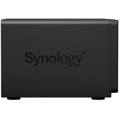 Externer schwarzer Synology NAS-Server mit dem Logo 'Synology' auf der Seite.