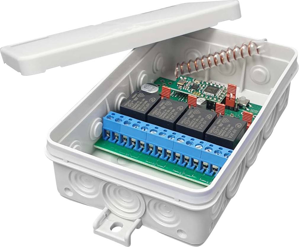 'Elektronische Steuerbox mit offener Abdeckung zeigt Platine mit Relais und Verkabelung.'