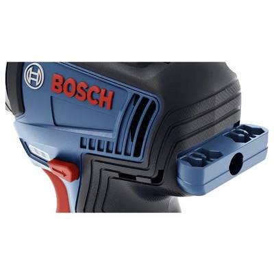 Nahaufnahme des Griffs eines Bosch-Elektrowerkzeugs mit Branding, die den strukturierten Griff und den funktionalen roten Auslöseknopf präsentiert.
